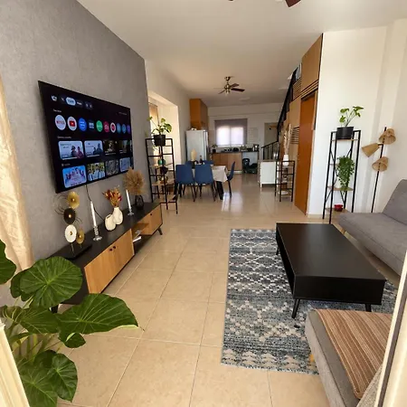 Sea View 2br Townhouse With Large Terrace Hébergement de vacances